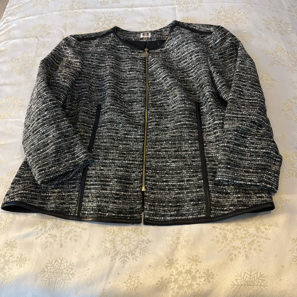 Women’s XL Anne Klein Tweed Blazer with exquisite details, has gold shimmers